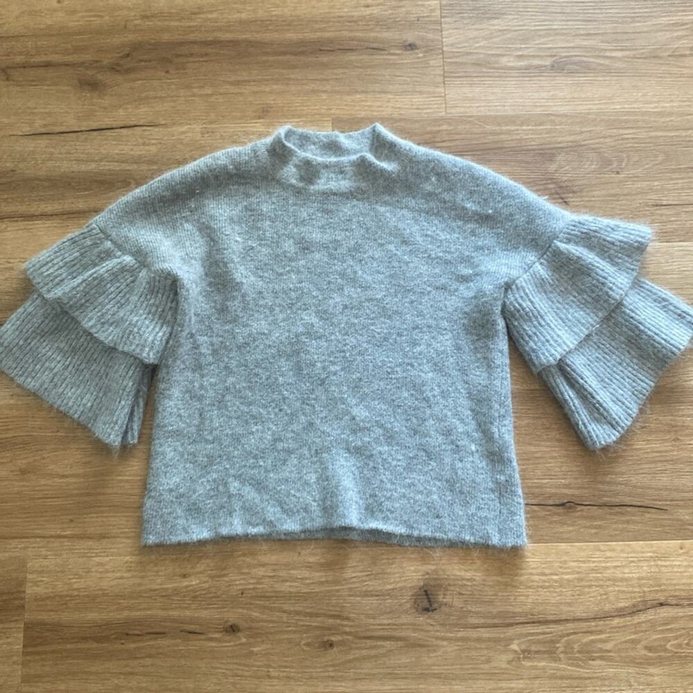 Gianni Bini Fuzzy Cropped Tiered Sleeve Mock Neck  Sweater Gray sz XS